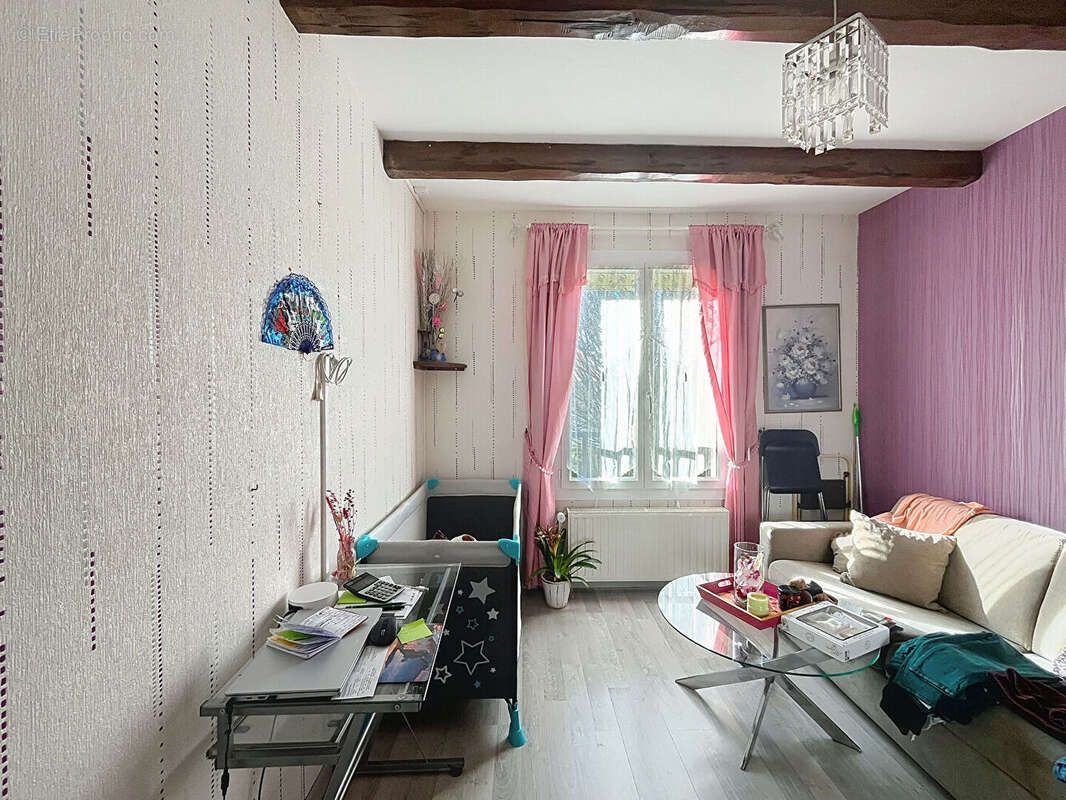 Maison à IS-SUR-TILLE