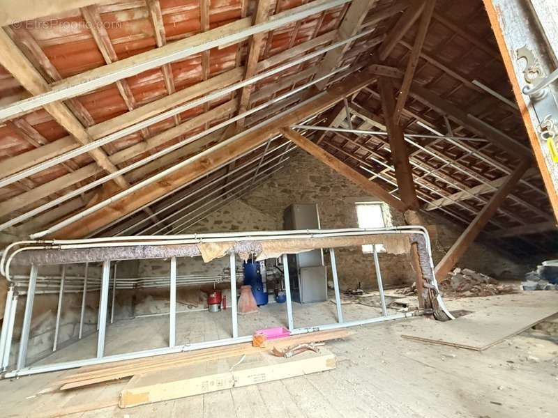 Maison à SAINT-LEGER-BRIDEREIX