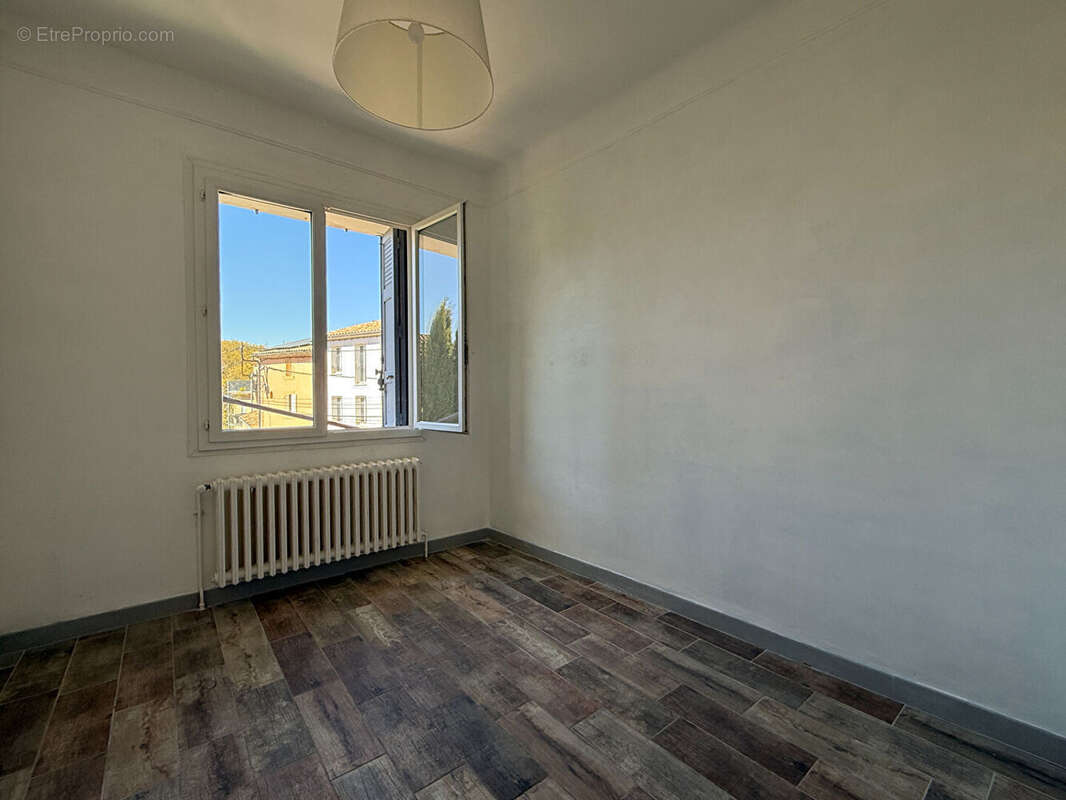 Maison à LA ROQUE-D'ANTHERON