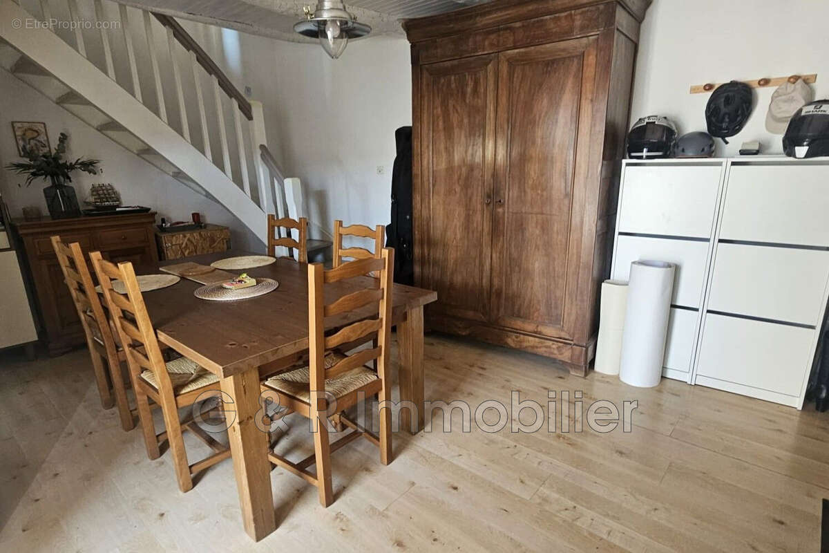 Maison 4 pièces 68 m² à vendre à Peypin (13124) - photo 2