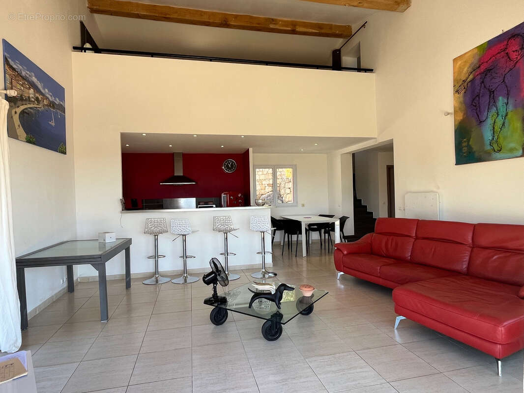 Maison à SAINT-VALLIER-DE-THIEY