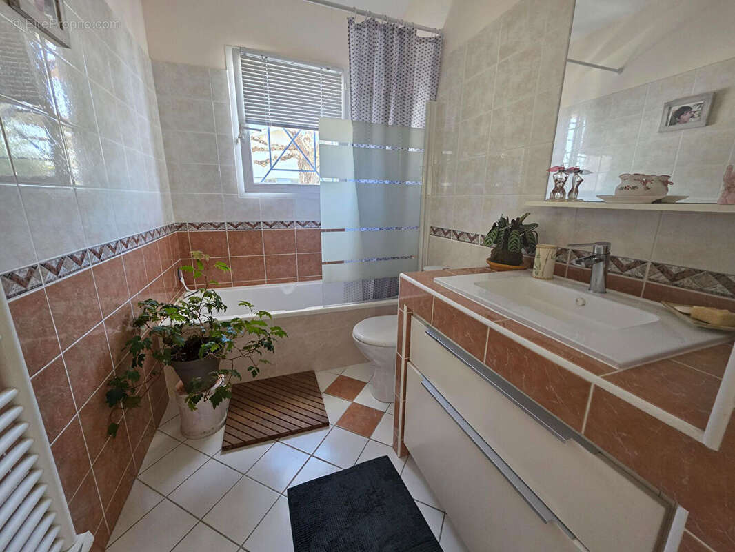 Maison Andernos Les Bains 6 pièce(s) 131 m2 - photo 10