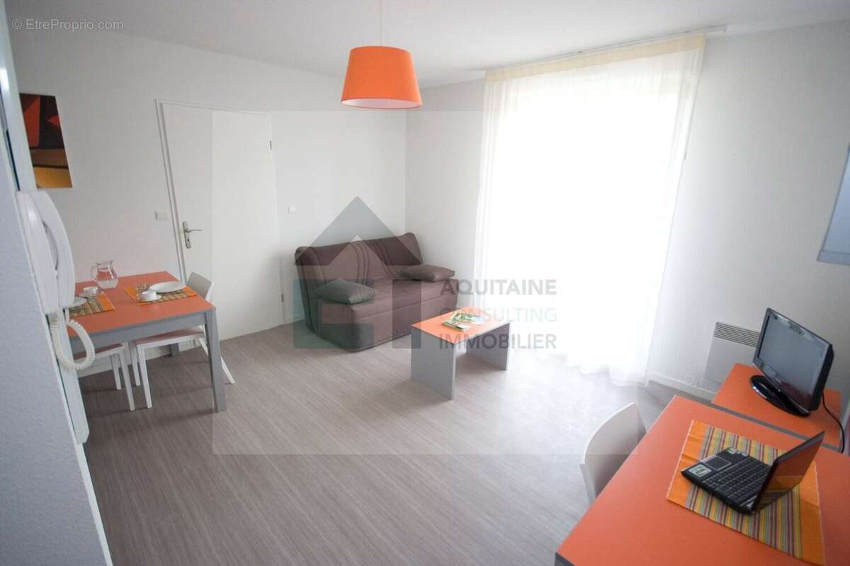 Appartement t1 - niort 79000 - photo 2
