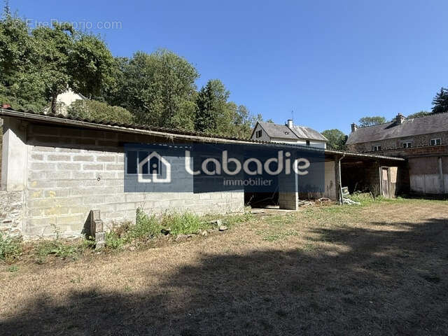 Maison en pierre proche du centre ville avec grand espace de stockage. - photo 18