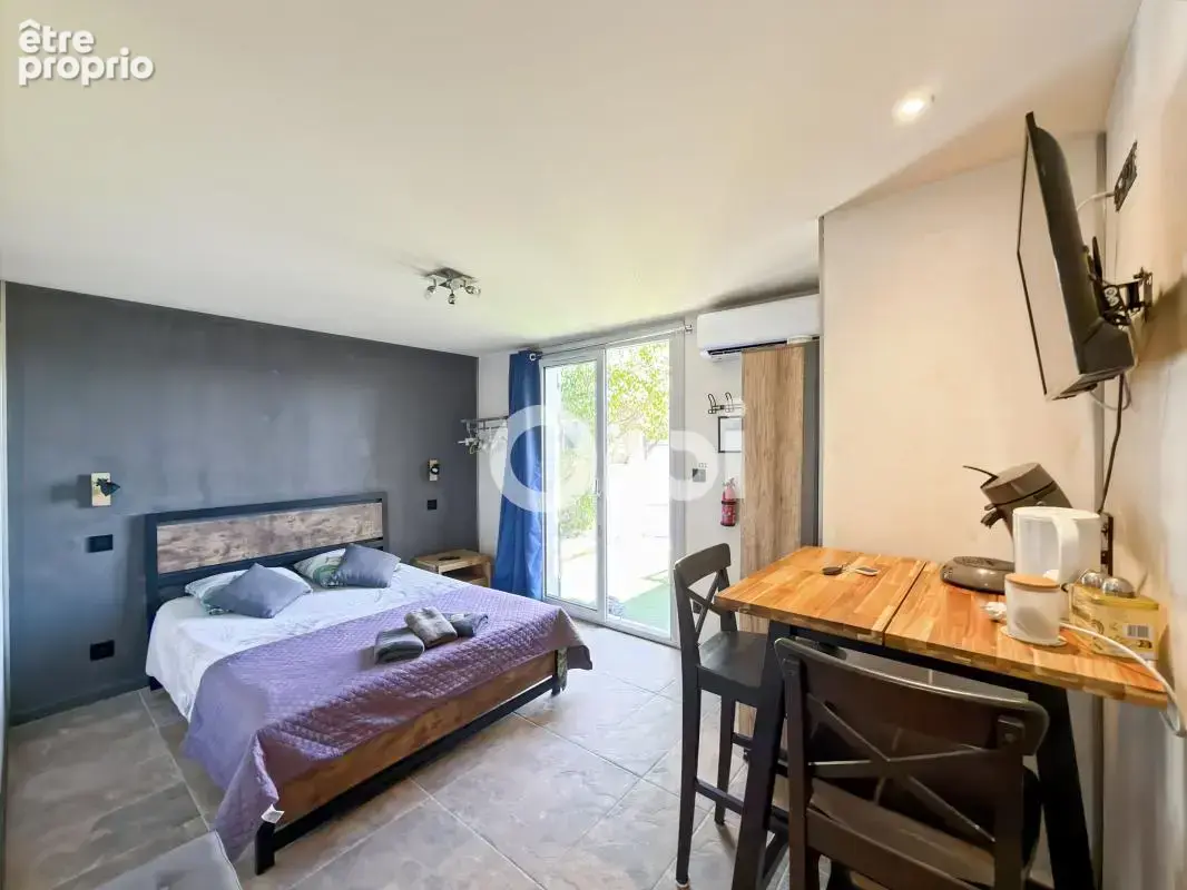 ** Cassis - Ensemble de trois appartements ** - photo 12