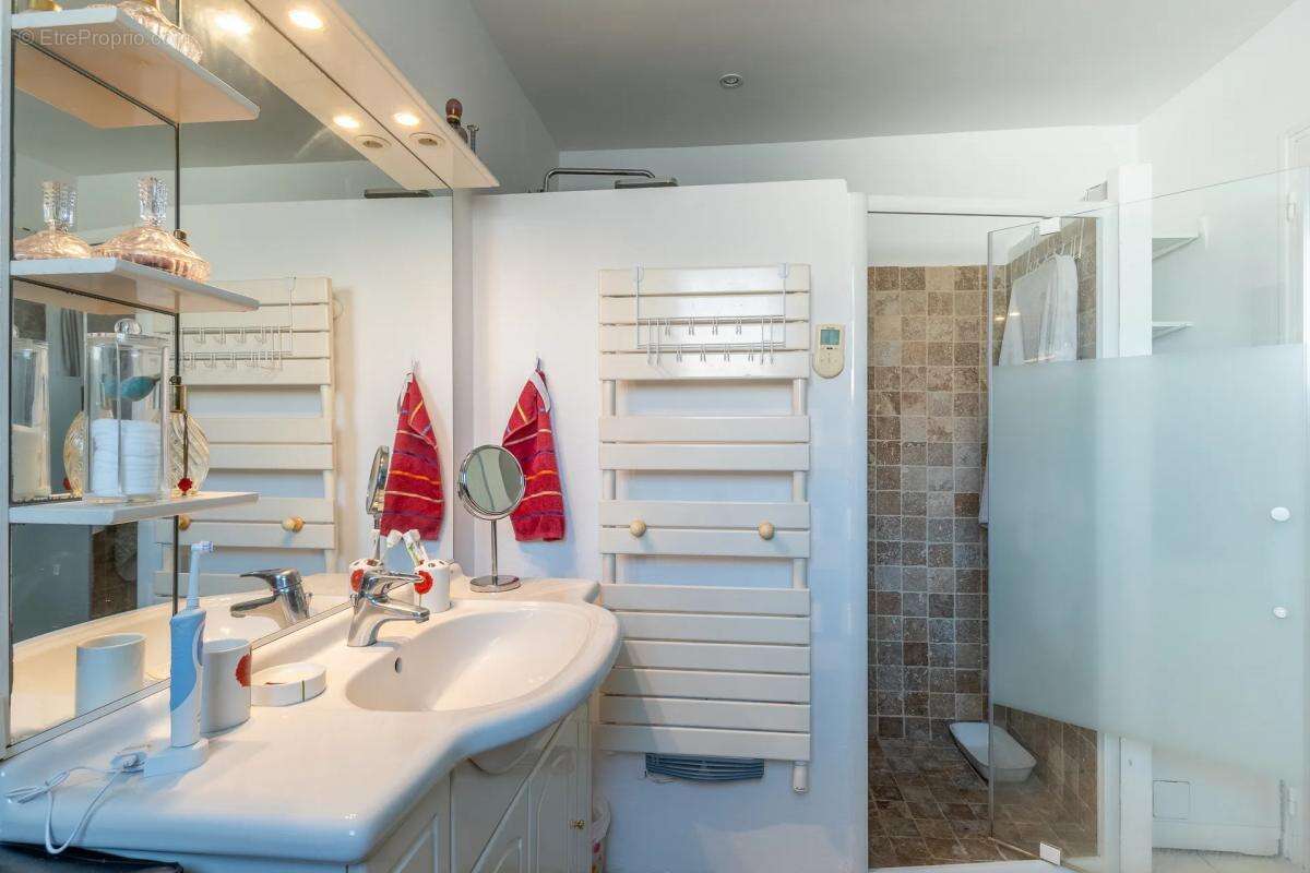 Appartement à SIX-FOURS-LES-PLAGES