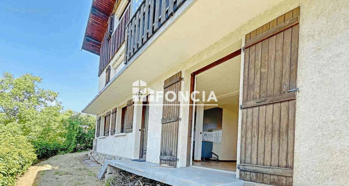 MAISON INDIVIDUELLE composée de trois appartements - photo 4