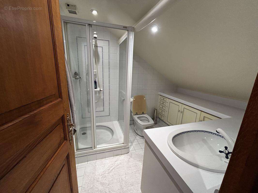 Maison 190 m² à Longnes  - photo 9