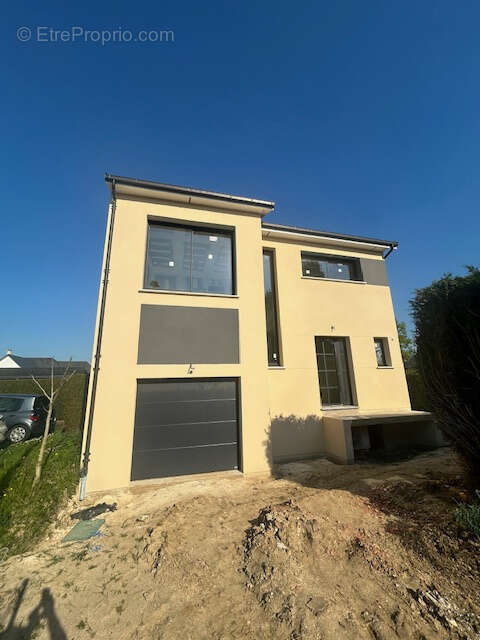 Maison à SAINT-JACQUES-SUR-DARNETAL