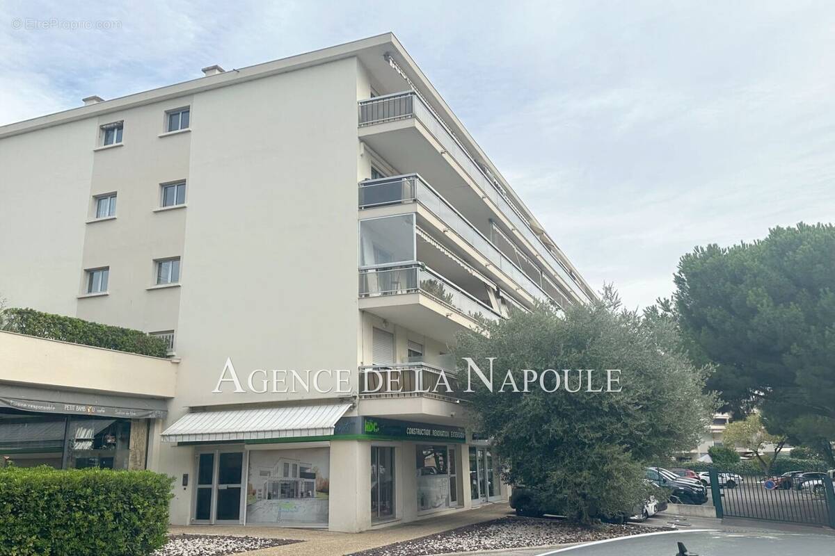 Appartement à MANDELIEU-LA-NAPOULE