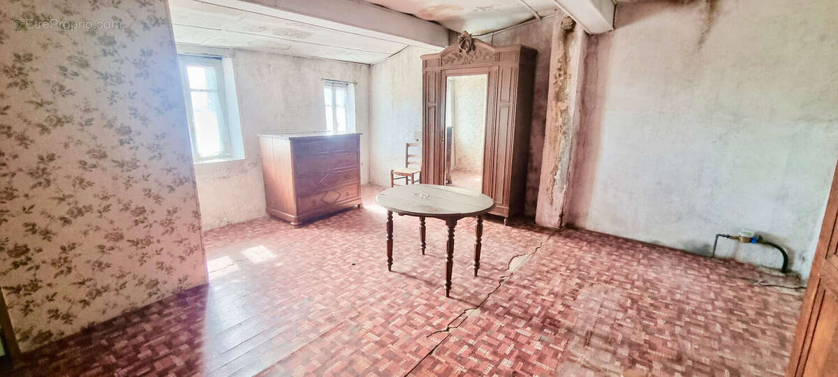 VERTAIZON / Maison à vendre dans un agréable village à proximité de Pont-du-Château ! - photo 5
