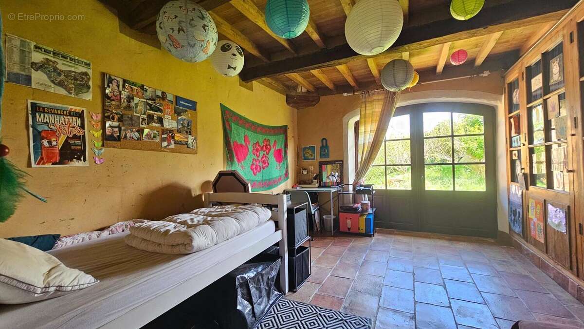 Maison 140 m² à La Salvetat-Belmontet  - photo 8