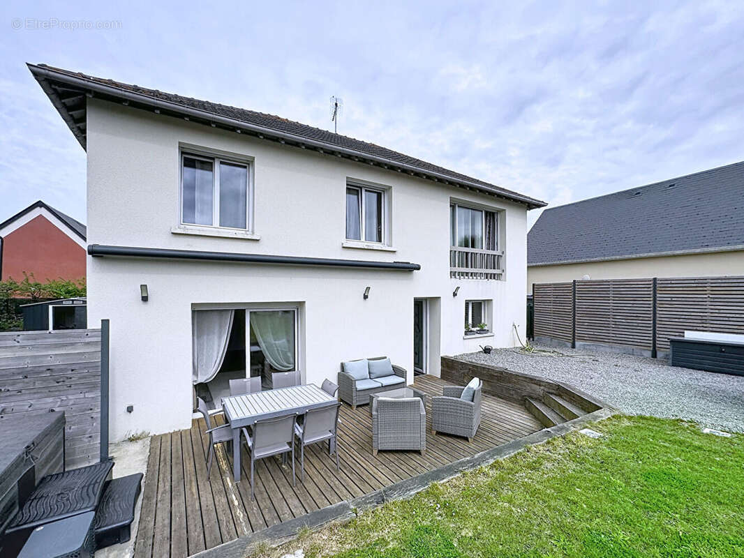 Maison à MERVILLE-FRANCEVILLE-PLAGE