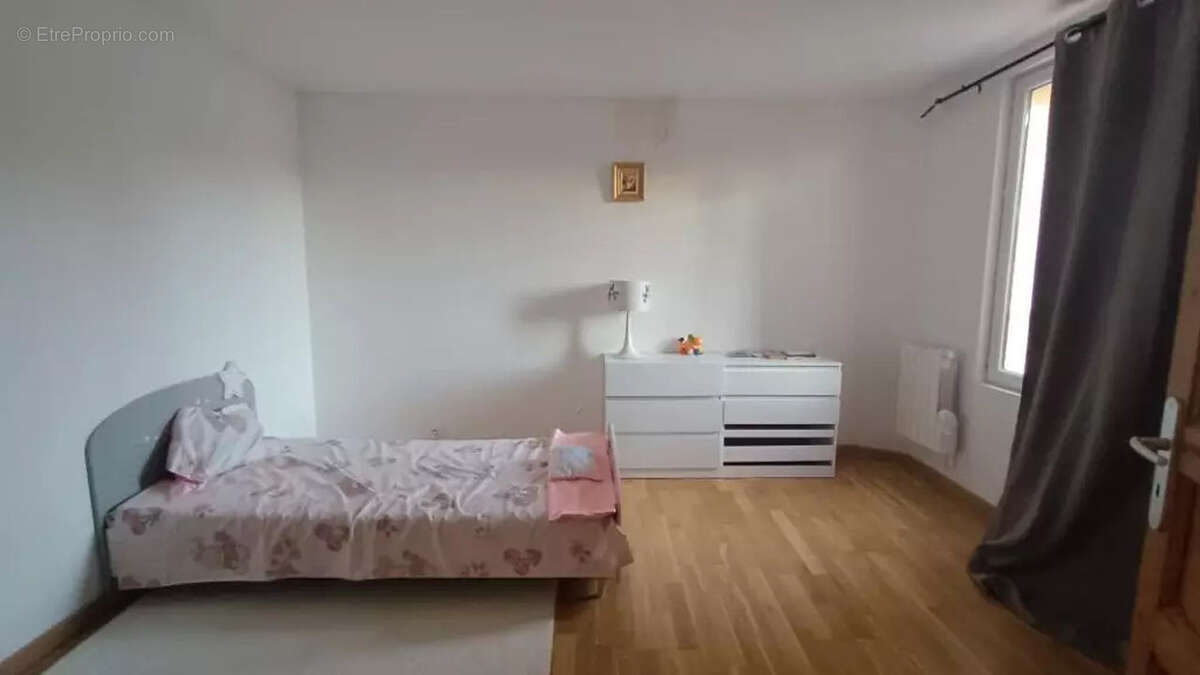 Maison à MONTREUIL-AUX-LIONS