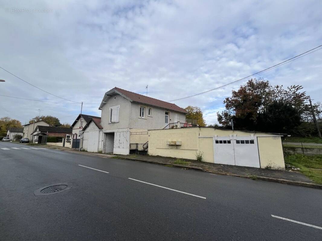 Maison à JOUET-SUR-L&#039;AUBOIS