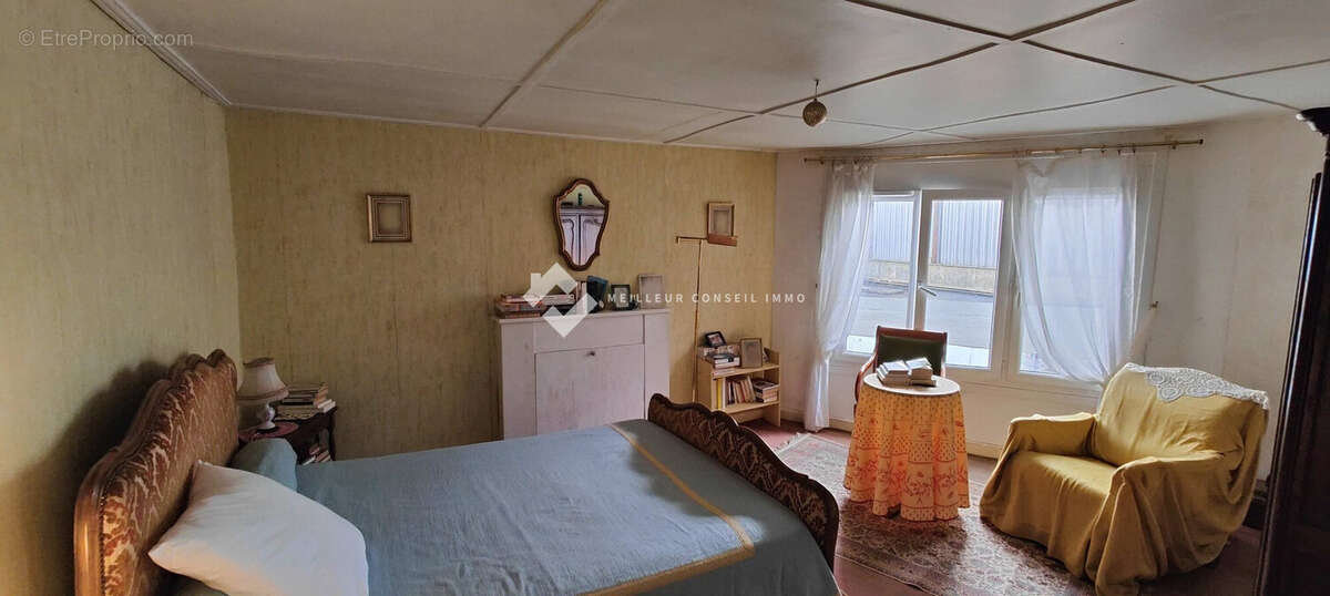 Appartement à CAUREL