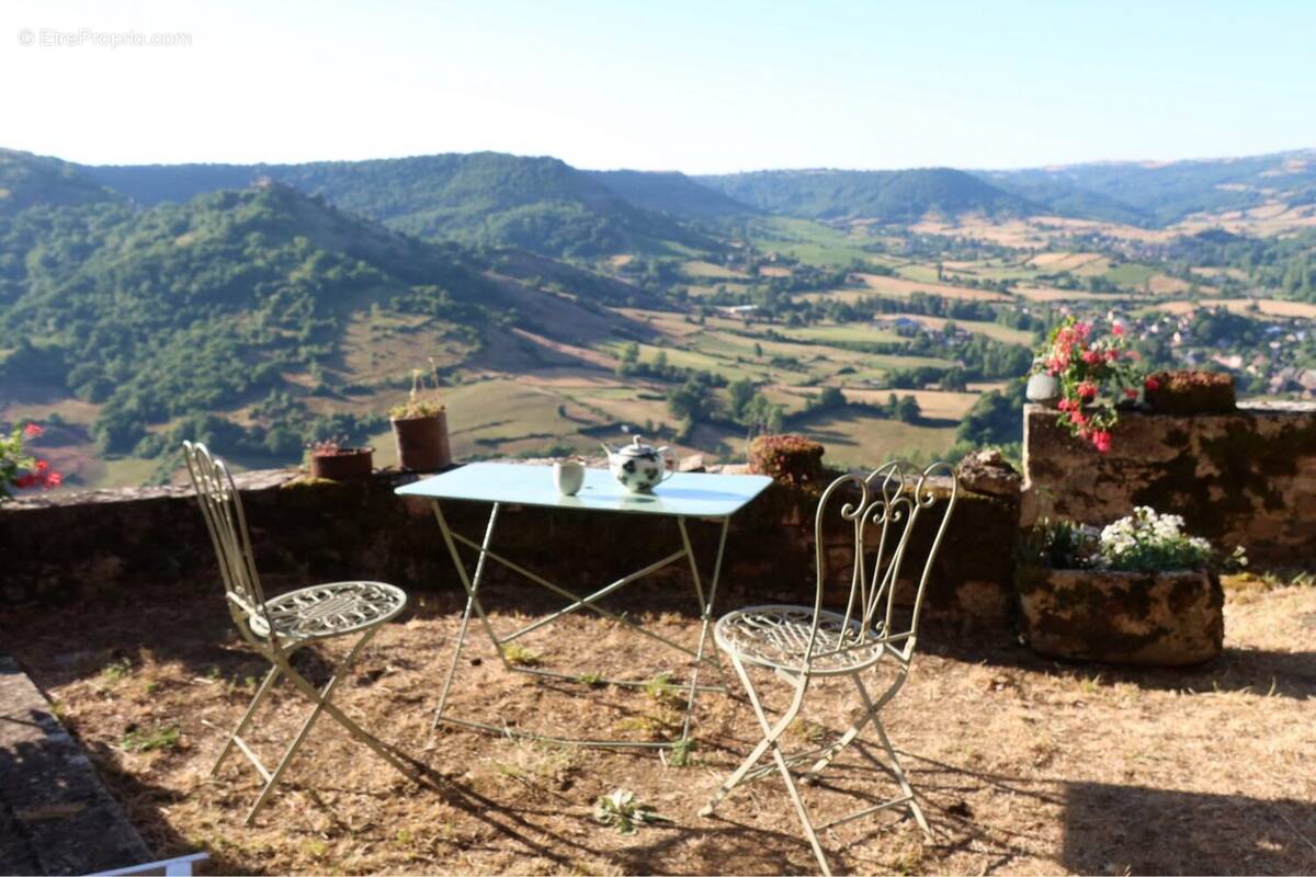 Maison à CLAIRVAUX-D&#039;AVEYRON