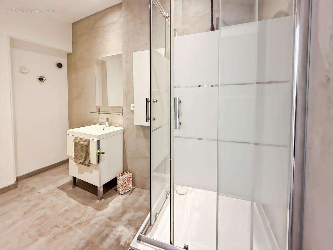 Appartement À Vendre T3 78m2 Hyper Centre de Reims - photo 5