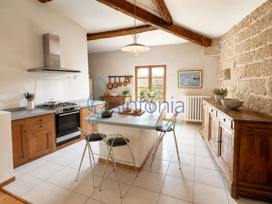 Maison à GALLARGUES-LE-MONTUEUX