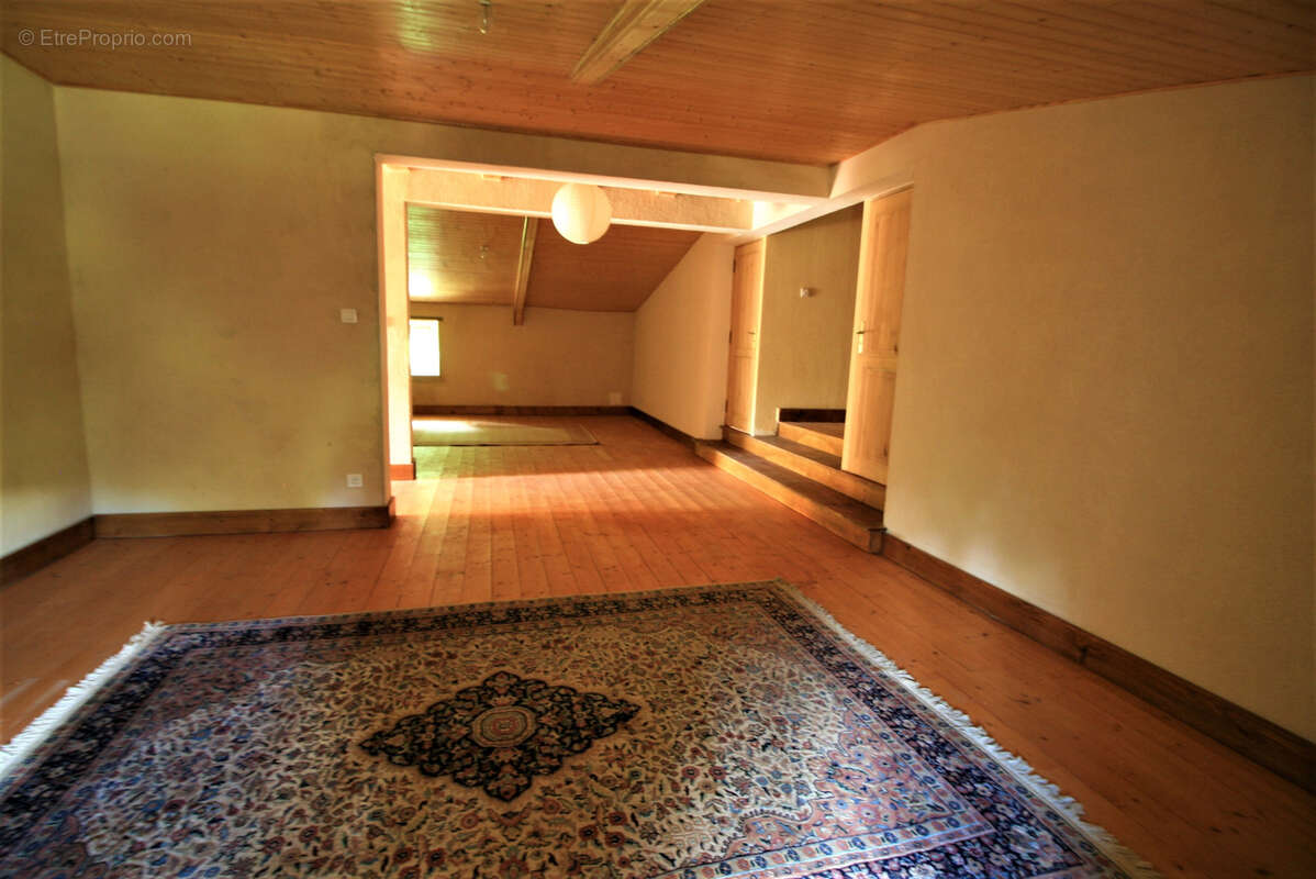  Maison en pierre six chambres deux bureaux - photo 25