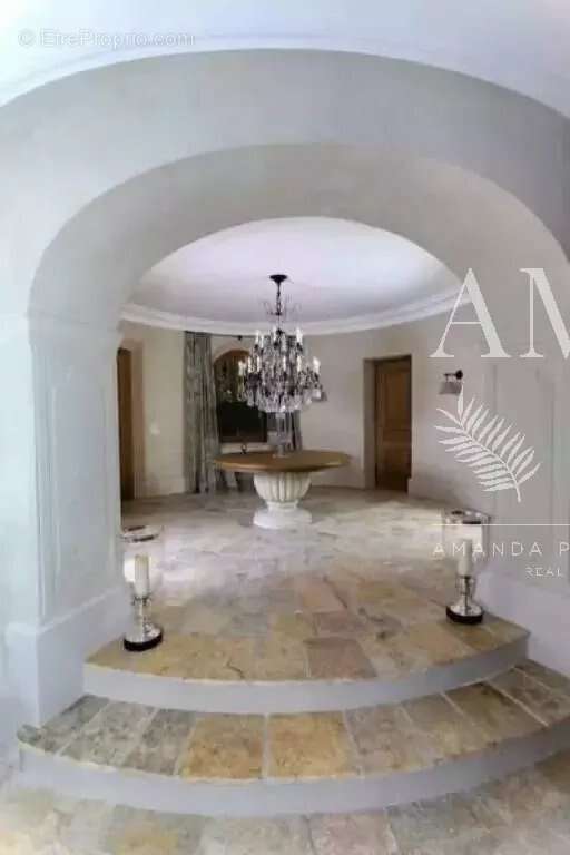 Maison à MOUGINS
