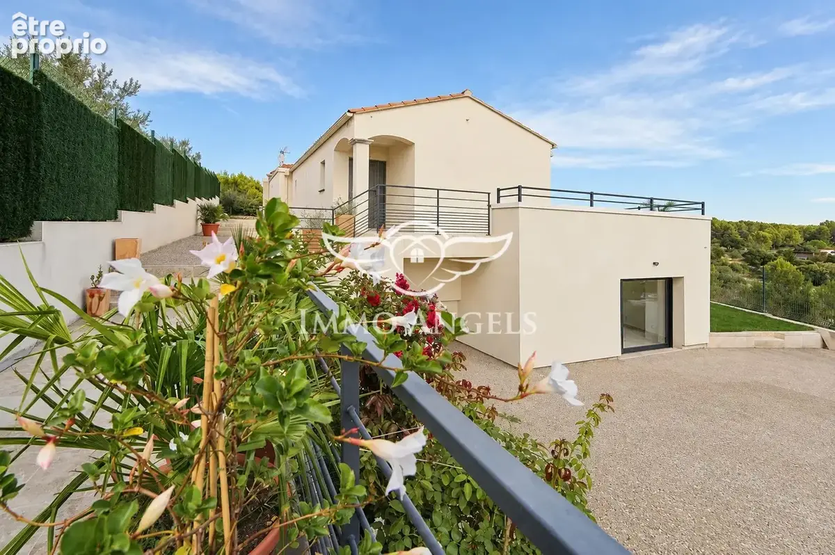 Maison 5 pièces 136 m² à vendre à Aramon (30390) - photo 2