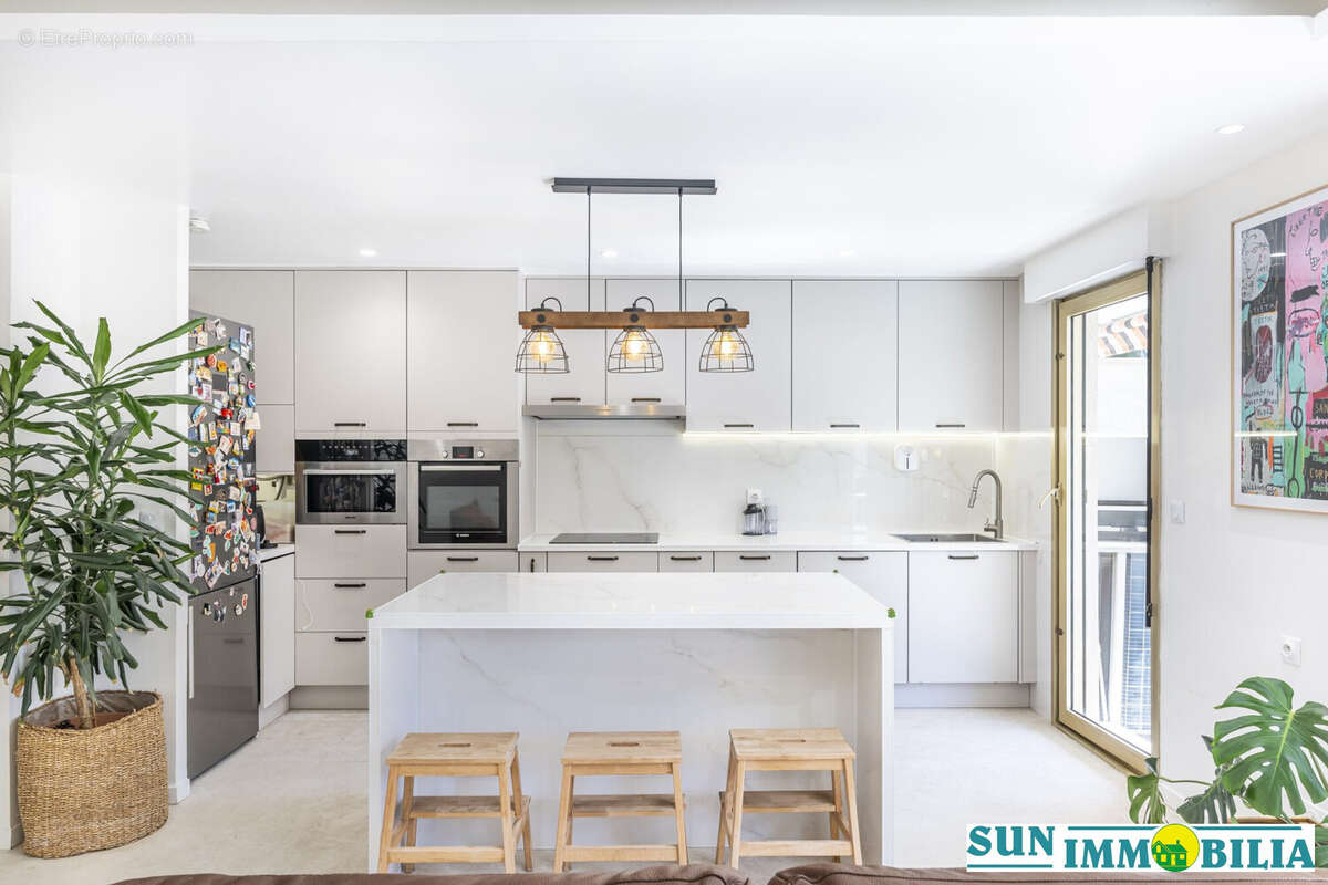 Appartement à SAINT-LAURENT-DU-VAR