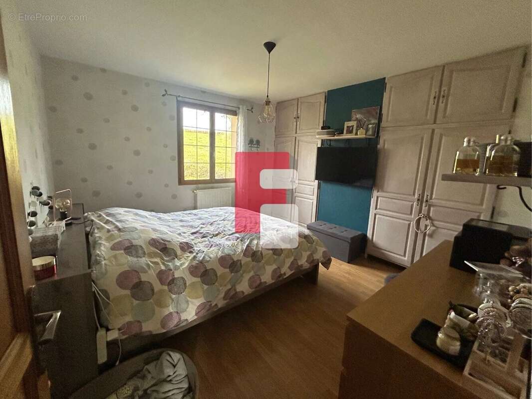 Maison à SAINT-PHAL