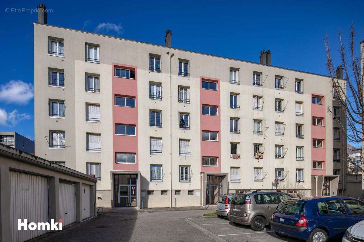 Appartement T2 de 37 m2 à Fontaine 38600, Boulevard Joliot Curie - photo 5