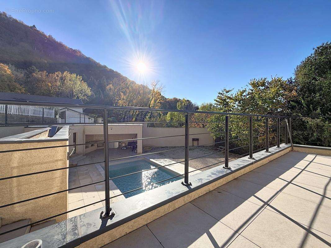 Maison à SAINT-QUENTIN-SUR-ISERE