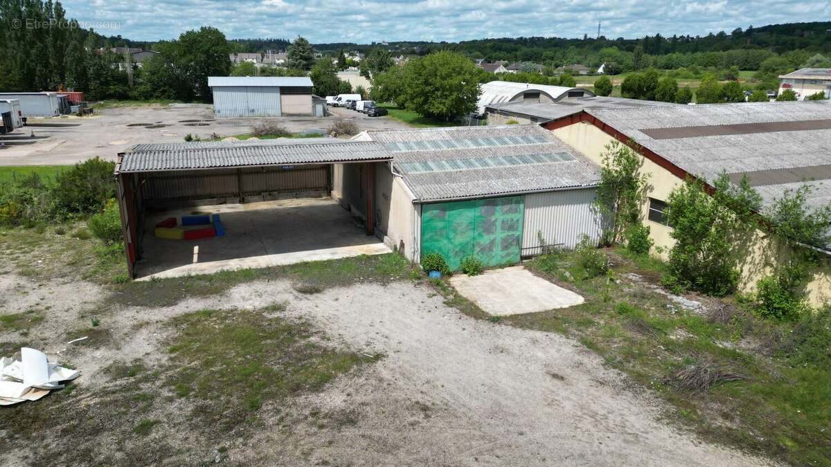 Commerce à SAINT-LUBIN-DES-JONCHERETS