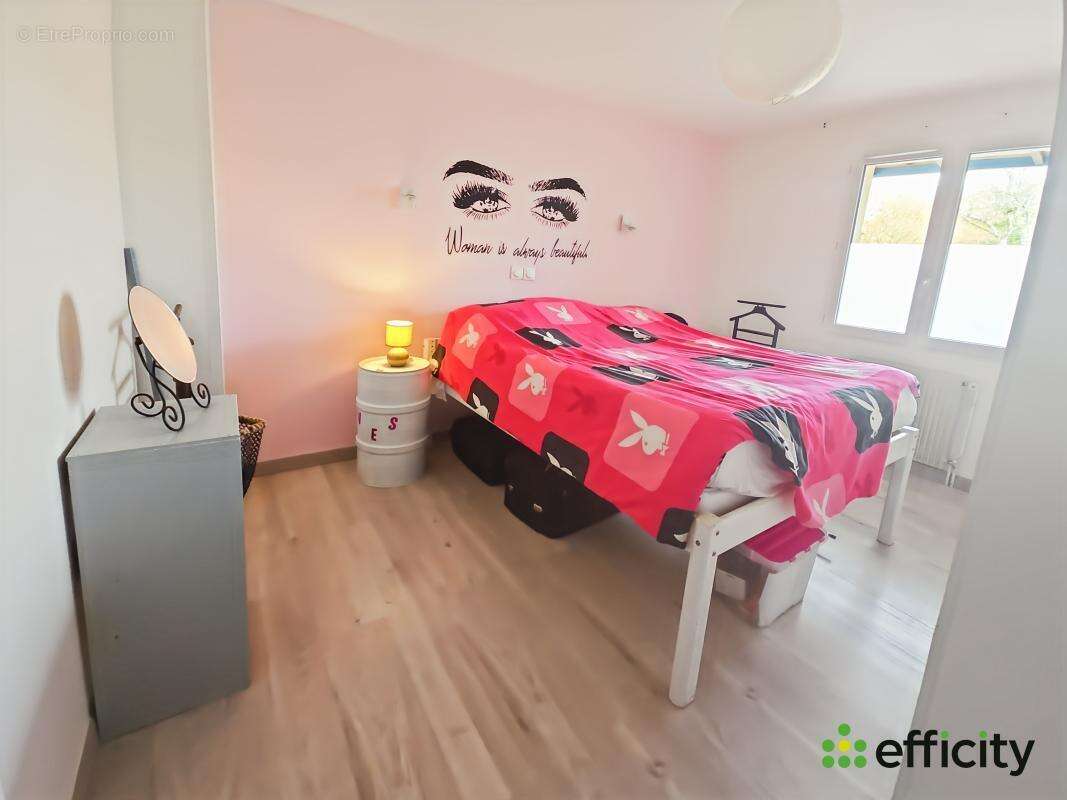 Maison à SAINTE-SOULLE