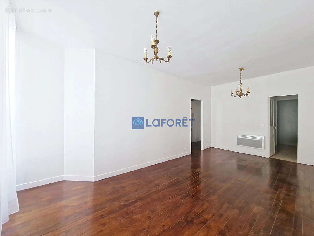 Appartement à PARIS-2E