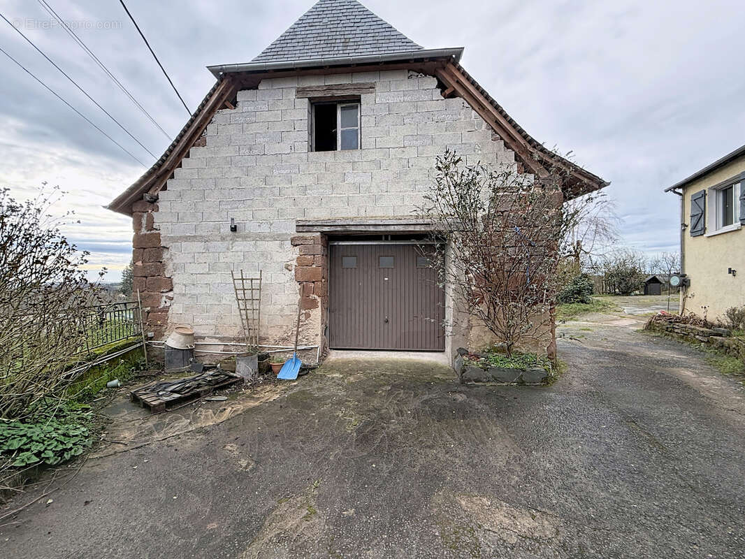 Maison à SAINT-BONNET-LA-RIVIERE