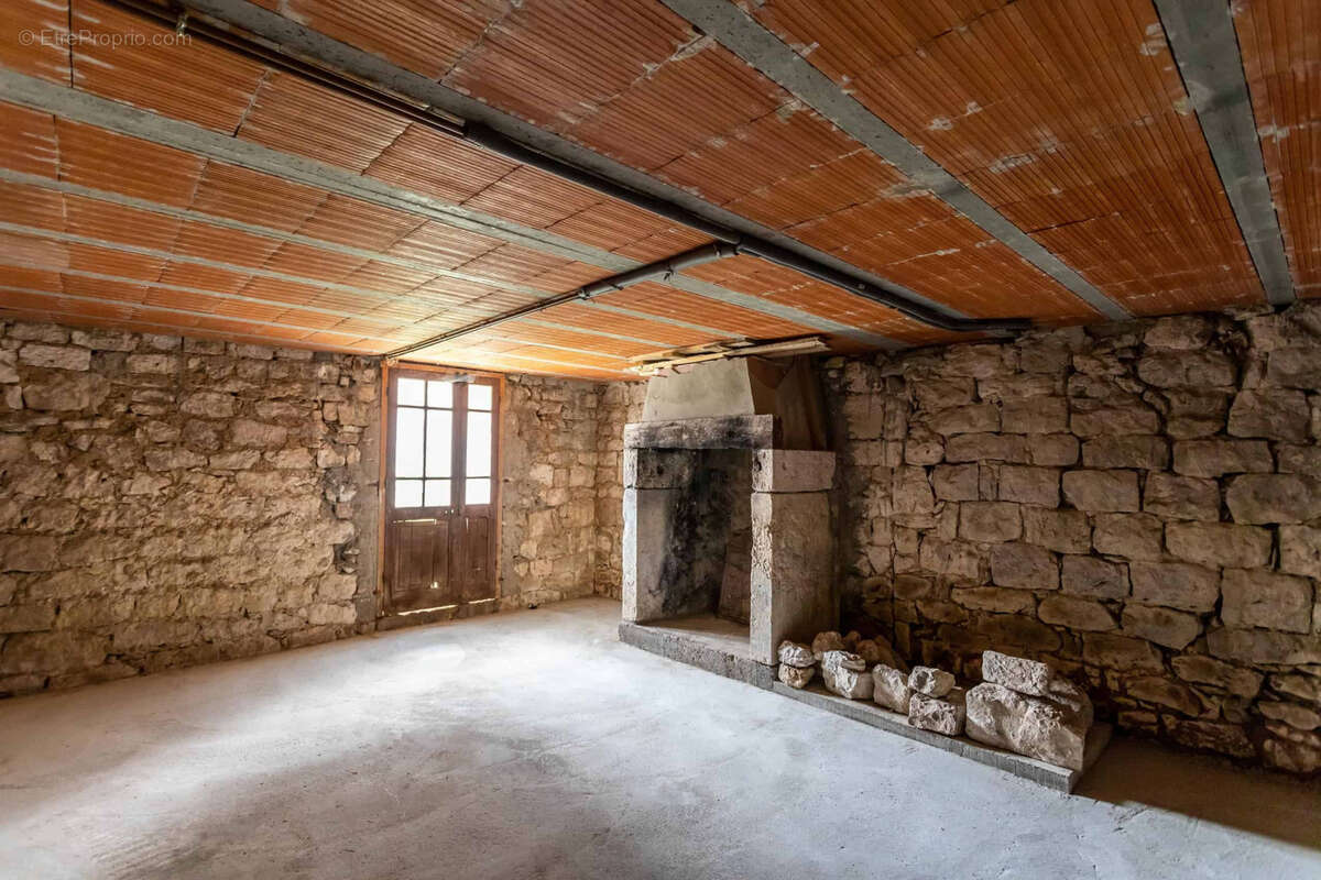 Maison à MONTCUQ