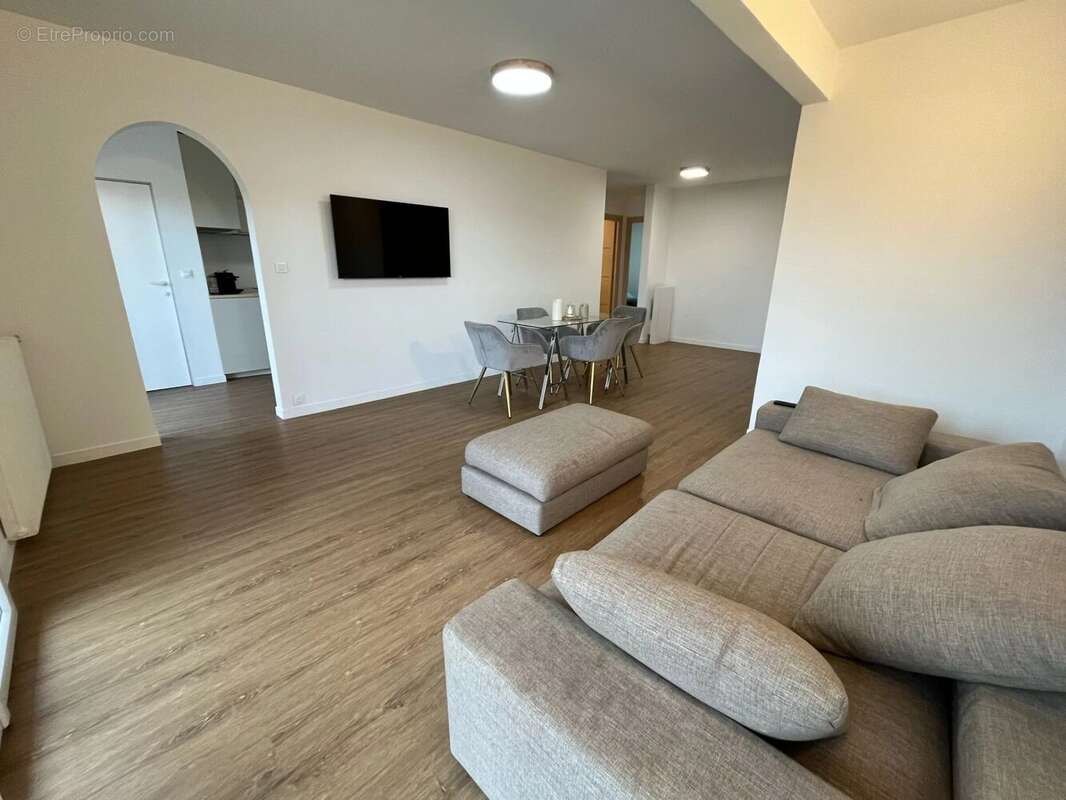 Appartement à VALLAURIS