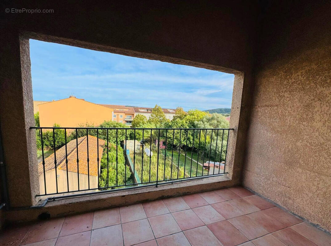 Appartement à COGOLIN