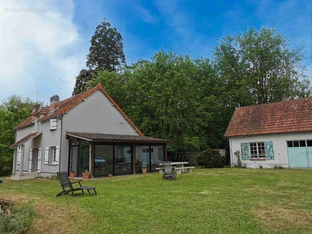 Maison à TOURNON-SAINT-PIERRE