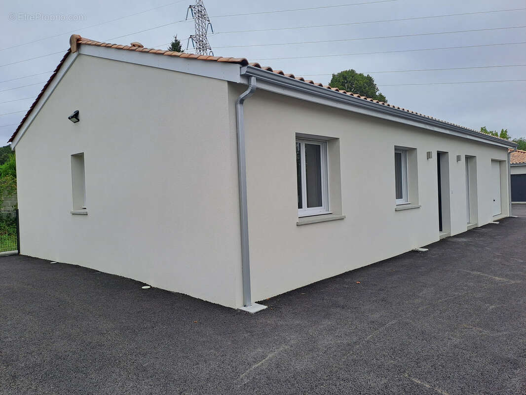Maison à LEOGNAN
