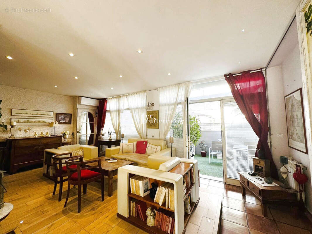 Appartement à COGOLIN