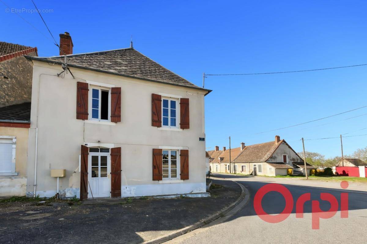 Maison à OUROUER-LES-BOURDELINS