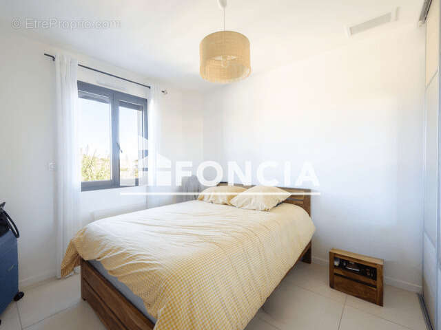 Maison à ENTRAIGUES-SUR-LA-SORGUE