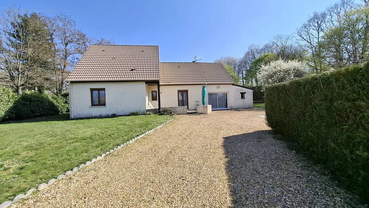 Maison à FAVEROLLES