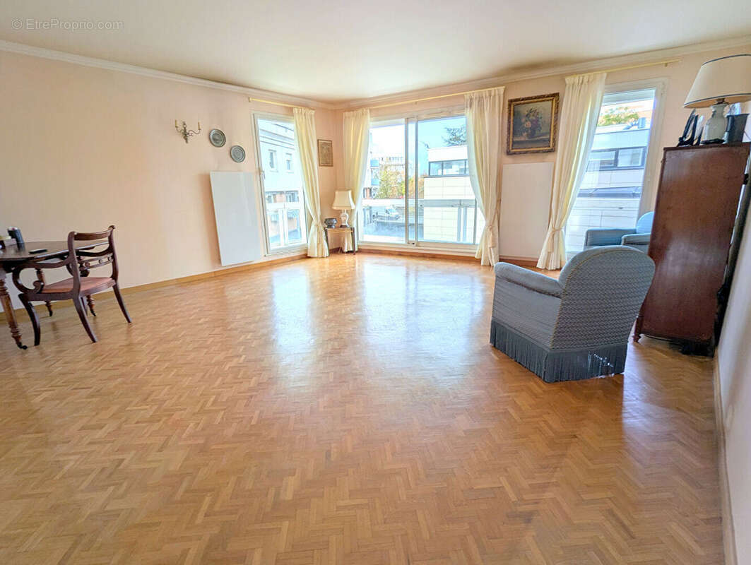 Appartement à MONTIGNY-LE-BRETONNEUX