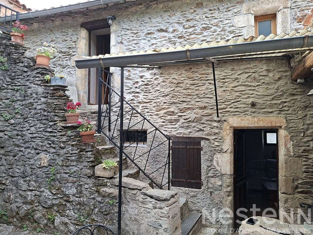 Maison en pierre rénovée de 124 m2 avec 7 678 m² de terrain - Havre de paix en Cévennes - photo 7