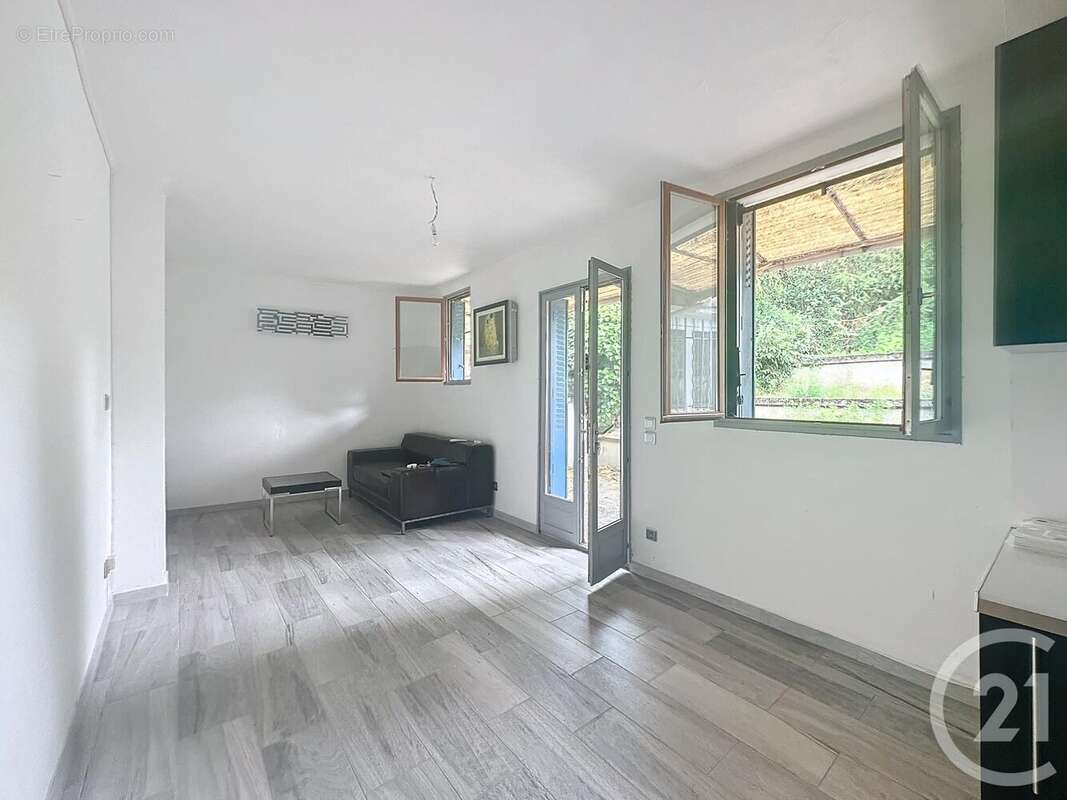 Maison à PONT-SUR-YONNE