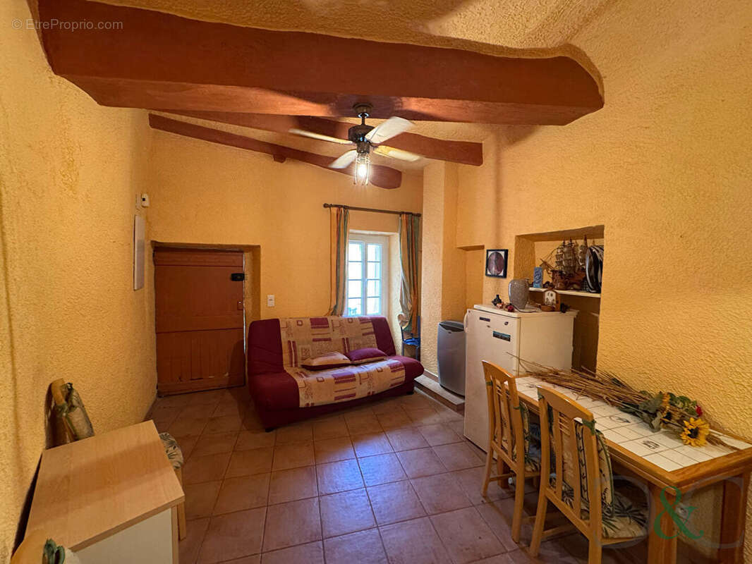Appartement à BORMES-LES-MIMOSAS