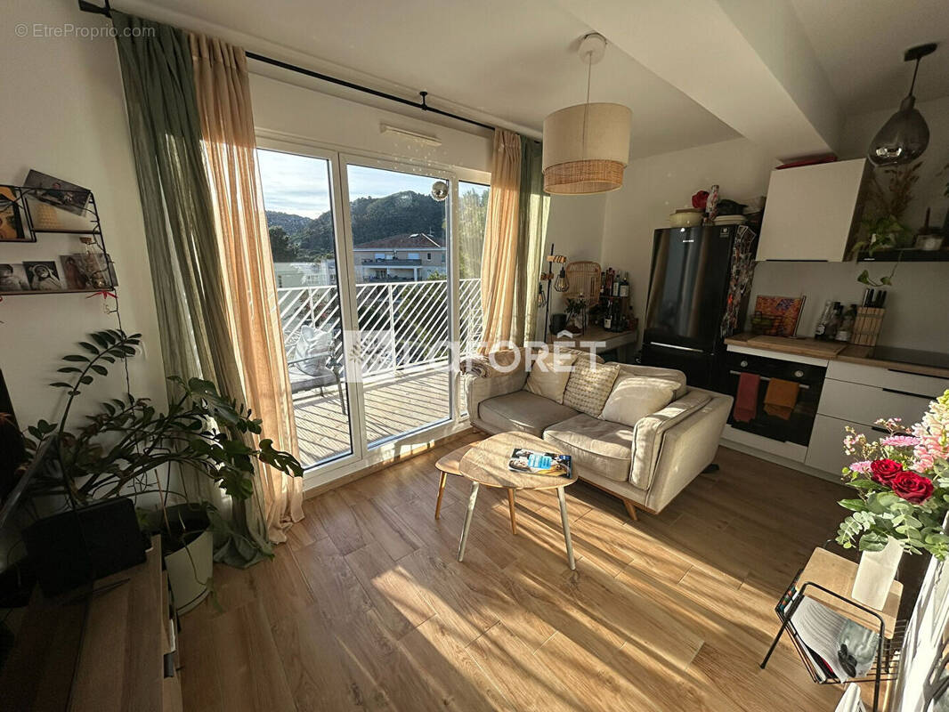 Appartement à MARSEILLE-9E