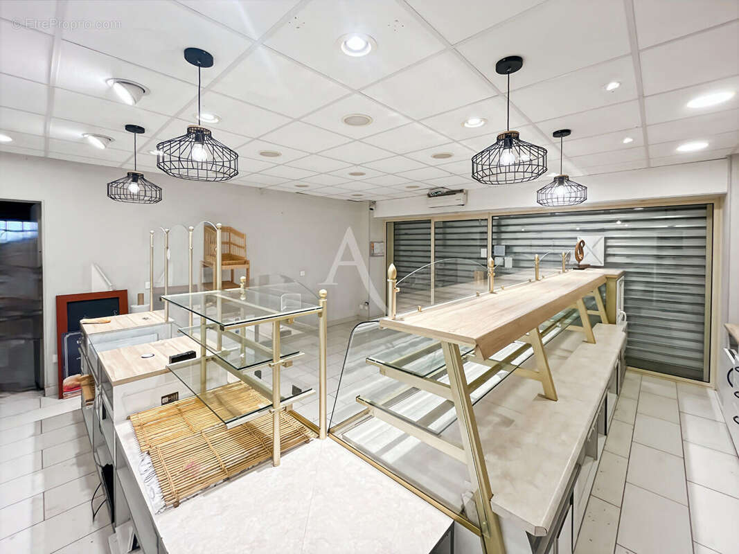 Local commercial Les Mureaux 298 m² - photo 10
