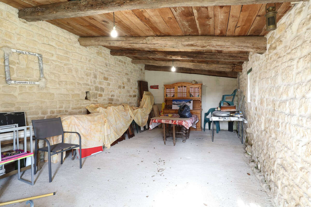 Maison à SAINT-MICHEL-LE-CLOUCQ